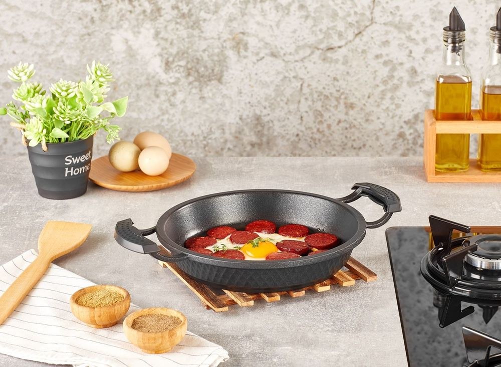 Lines S.2611 18 cm Cast Iron Sahan Pan
