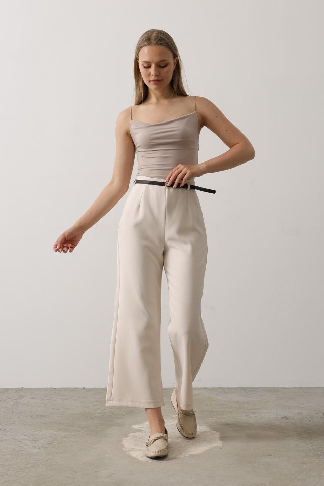 Girince 161876 Beige Pleat-Detail Trousers
