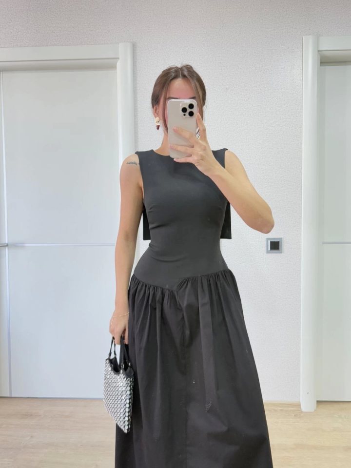 Girince 159859 Black Long Dress with Back Wings