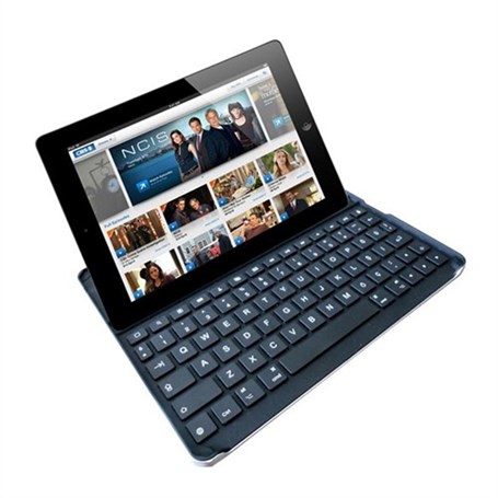 SKYPAL STK-706B BLUETOOH KEYBOARD.